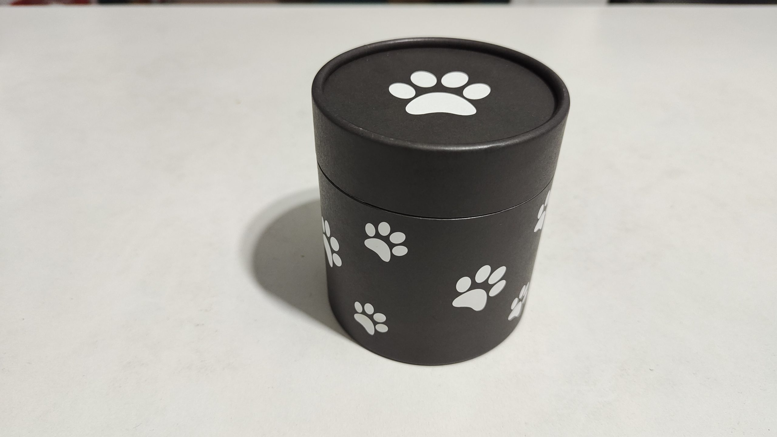 Cartón Biodegradable Negro con Huella